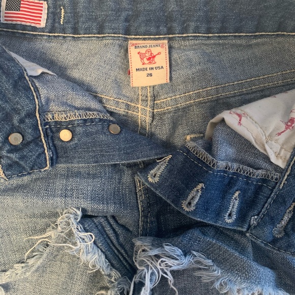 True Religions Shorts - Picture 2 of 3